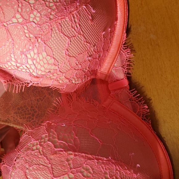 Victoria Secret Bombshell Razorback Bra - Picture 6 of 6